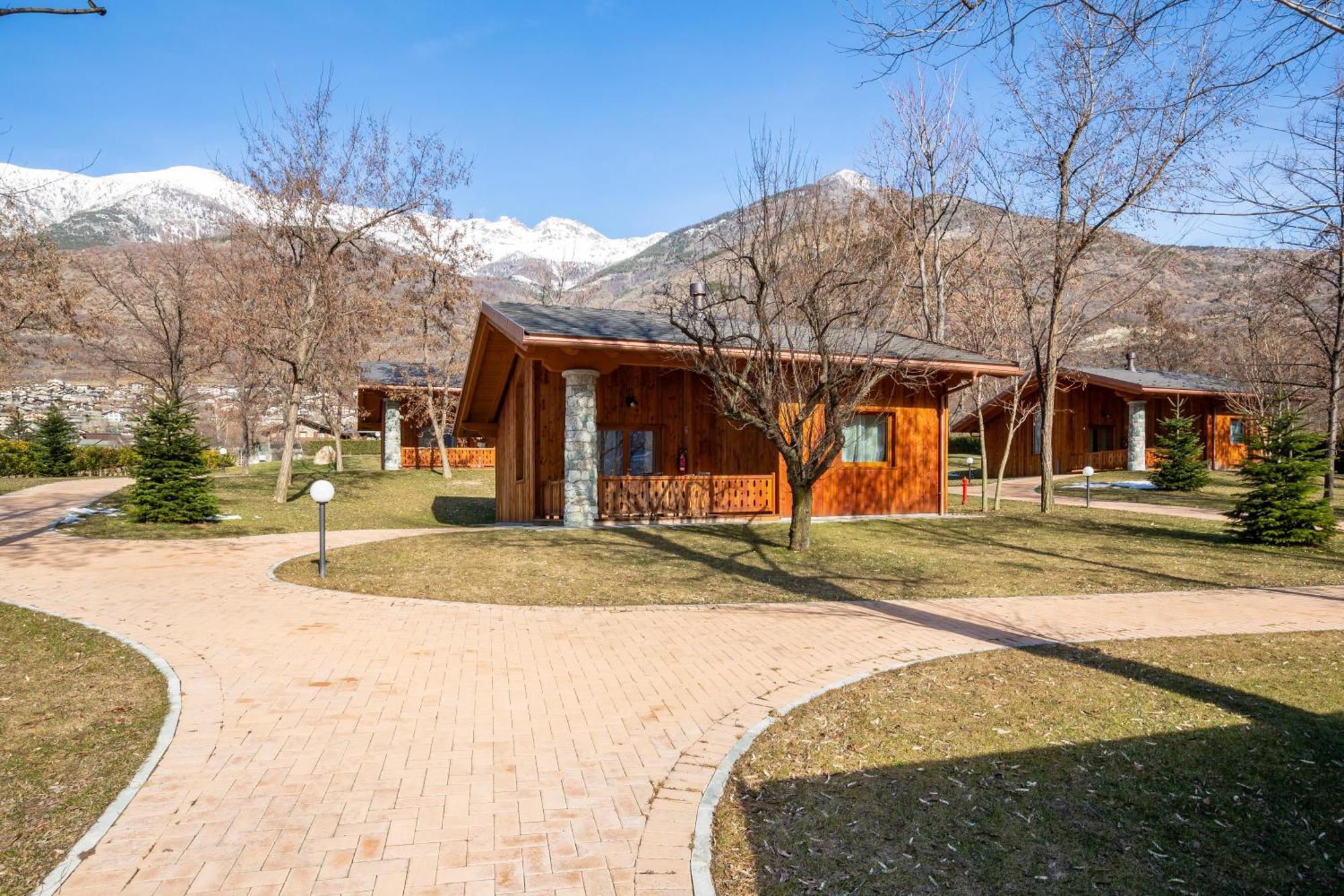 Lazy Bee Camping Village Aosta Kültér fotó