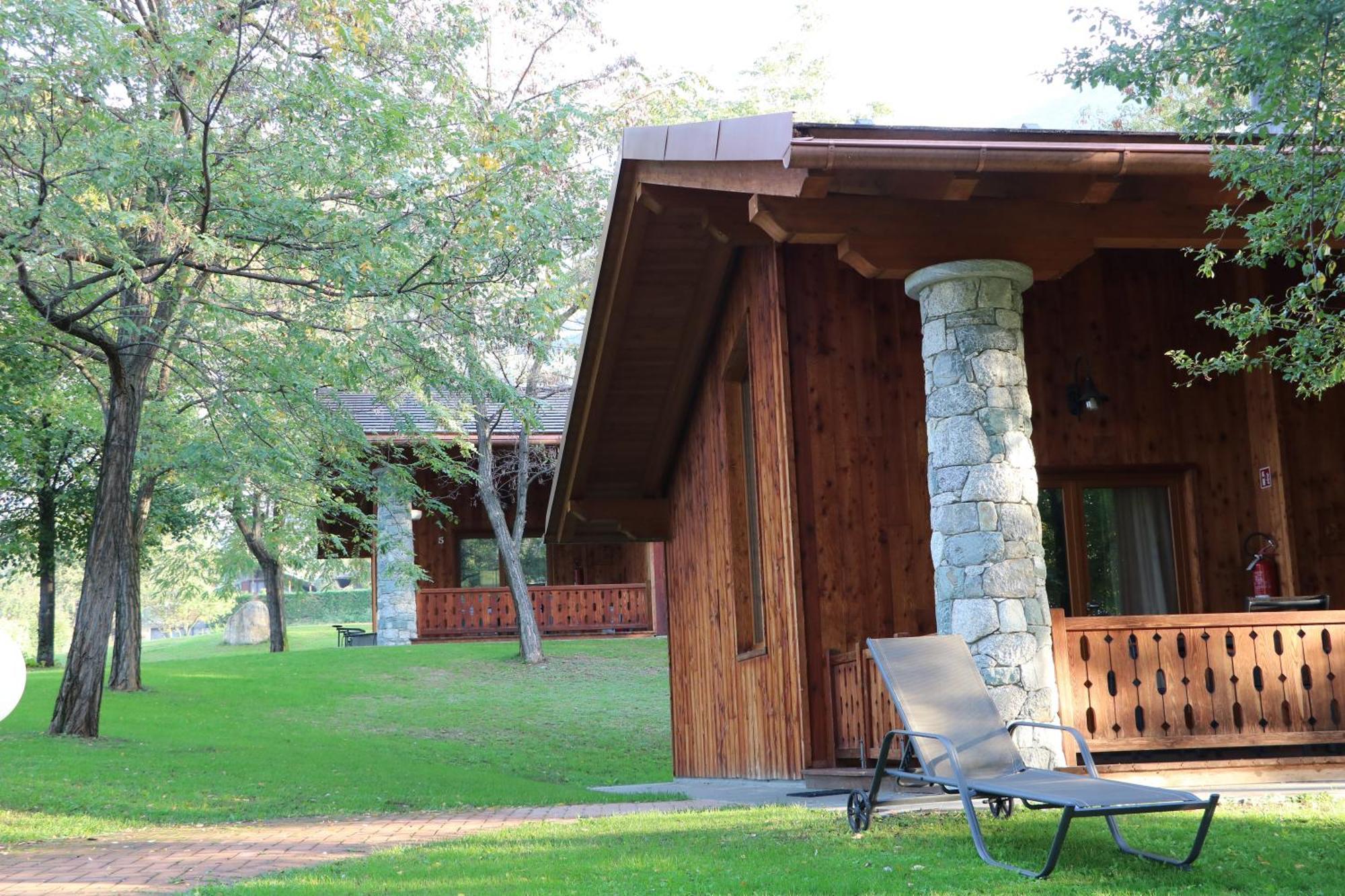 Lazy Bee Camping Village Aosta Kültér fotó