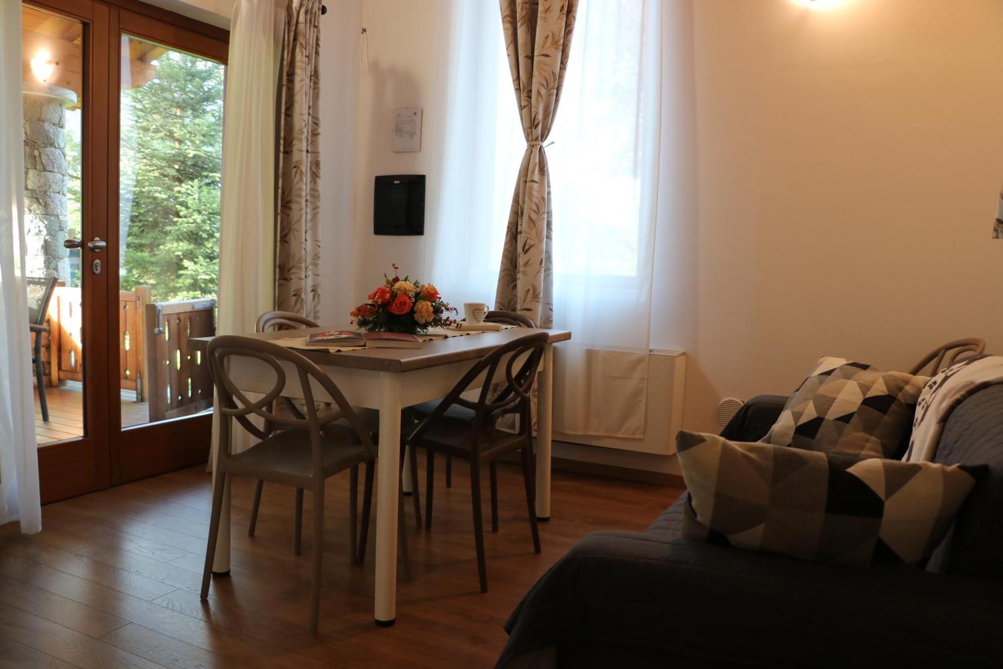 Lazy Bee Camping Village Aosta Kültér fotó